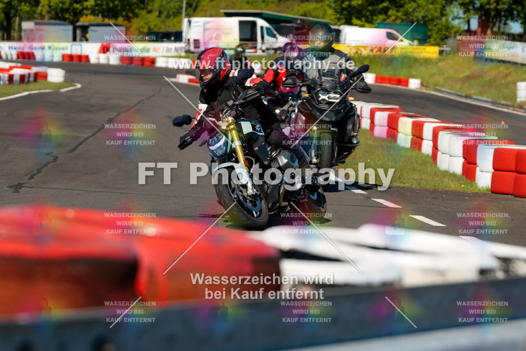 Moto-TeamOBK-21662 | Hier findet Ihr Bilder von Touristenfahrten auf der Nürburgring Nordschleife oder von anderen Veranstaltungen die ich besucht habe. Viel Spass beim Durch Schauen 
