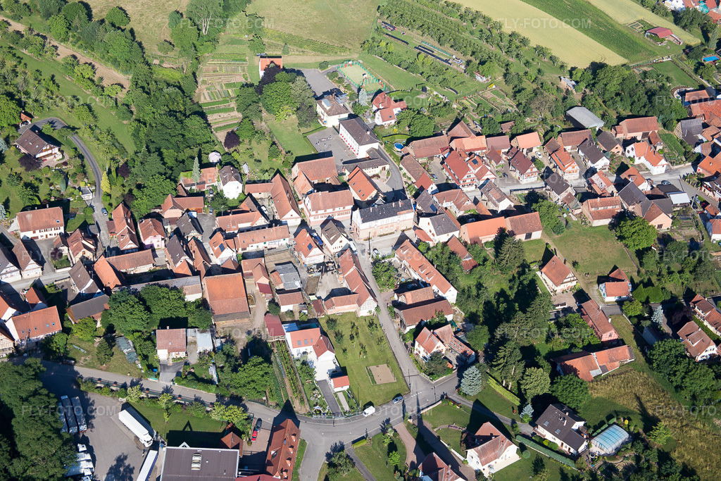 Aerial view: View of the town in Cleebourg in the state Bas-Rhin, France.Photo: IMG_082988.jpg taken on 06/26/2015 by Werner Riehm/FLY-FOTO.comResolution of the original: 5472 x 3648 px