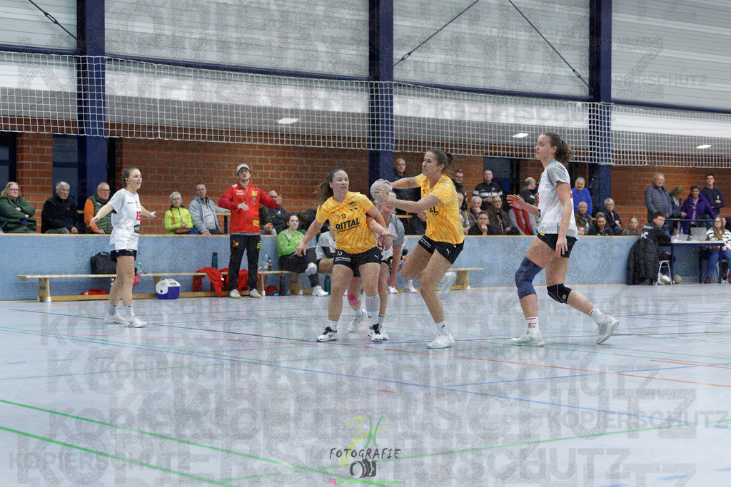 Frauen Oberliga Mitte (HHV); HSG Eibelshausen/Ewersbach - HSG Wettenberg II | Frauen Oberliga Mitte (HHV); HSG Eibelshausen/Ewersbach - HSG Wettenberg II am 13.12.2025 in Steinbrücken (Sporthalle am Hammerweiher)Photo © 2025 - Jörg Heinrich - Realisiert mit Pictrs.com