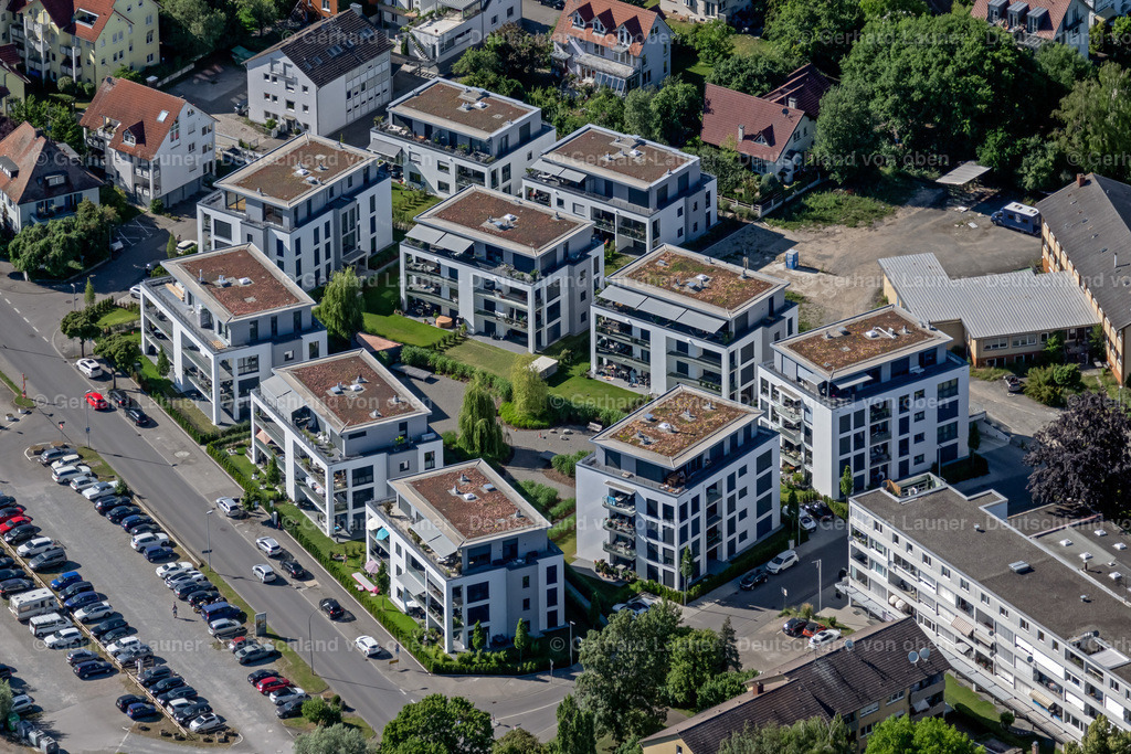 4032360 | RADOLFZELL AM BODENSEE 12.06.2020 Gebäudekomplex eines als Ferienwohnungsanlage genutzten Mehrfamilien- Wohnhauses Seevillenpark in Radolfzell am Bodensee im Bundesland Baden-Württemberg, Deutschland. Weiterführende Informationen bei: Seevillenpark Ferienwohnungen. // Building of an apartment building used as an apartment complex Seevillenpark in Radolfzell am Bodensee in the state Baden-Wuerttemberg, Germany. Further information at: Seevillenpark Ferienwohnungen. Foto: Gerhard Launer