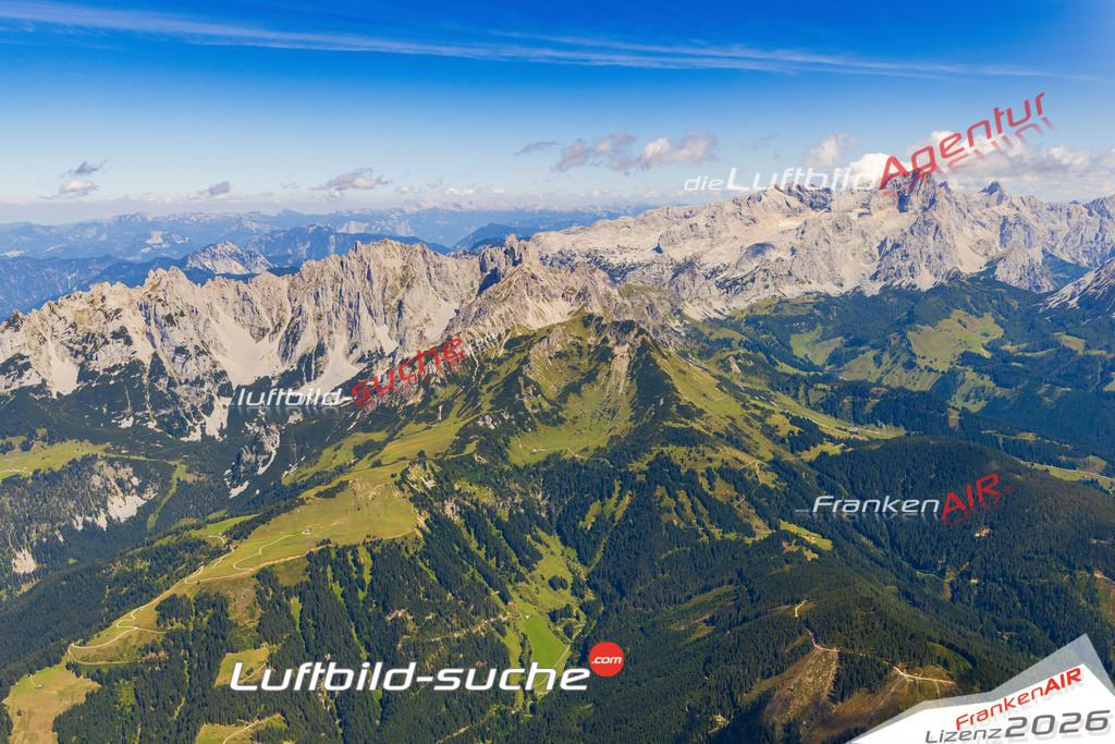Klassische Luftaufnahme ohne Drohne zeigt:Dachstein bei Ramsau am Dachstein - Die Luftbildaufnahme wurde 2025 vom UL-Flugzeug heraus erstellt ( keine Drohne ) - Hochauflösende Luftaufnahme -Nicht vergleichbar mit Google Maps oder Satelittenbilder- Die Geschenkidee !Mit Lizenz und Bildrechte bestellbar