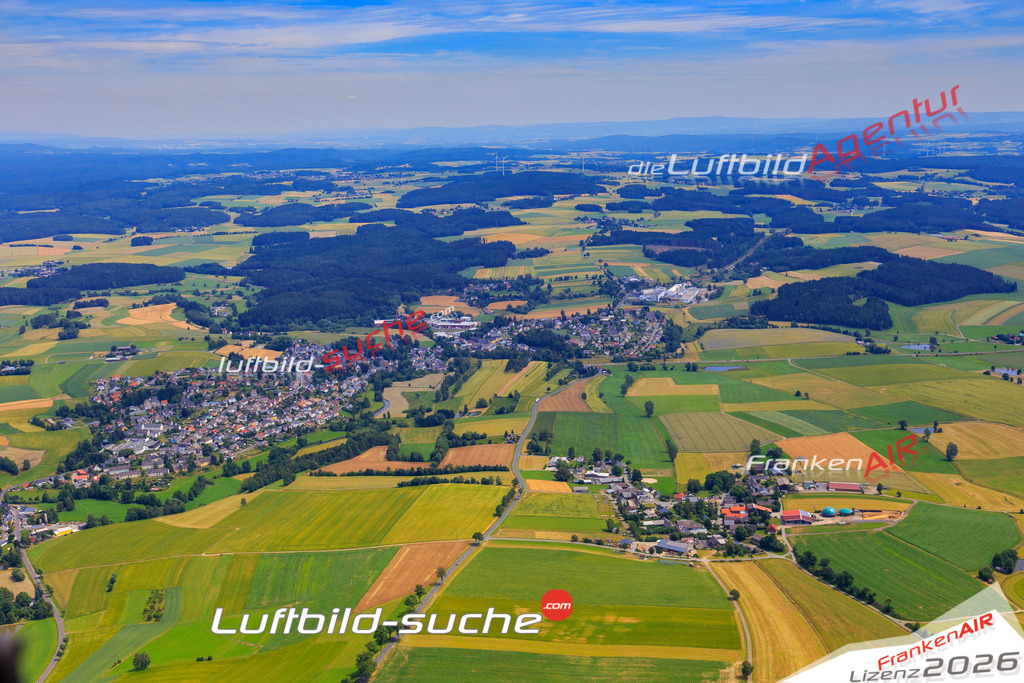 Die Luftaufnahme der Stadt Roeslau wurde vom UL-Flugzeug heraus erstellt ( keine Drohne )- hohe Auflösung für beste Qualität
