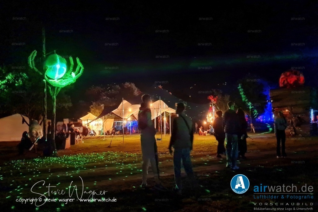 Bachblyten® Festival 2023 | Entdecken Sie atemberaubende Luftbilder und Fotografien auf airwatch.de - Tauchen Sie ein in eine Welt voller faszinierender Aufnahmen aus der Vogelperspektive.