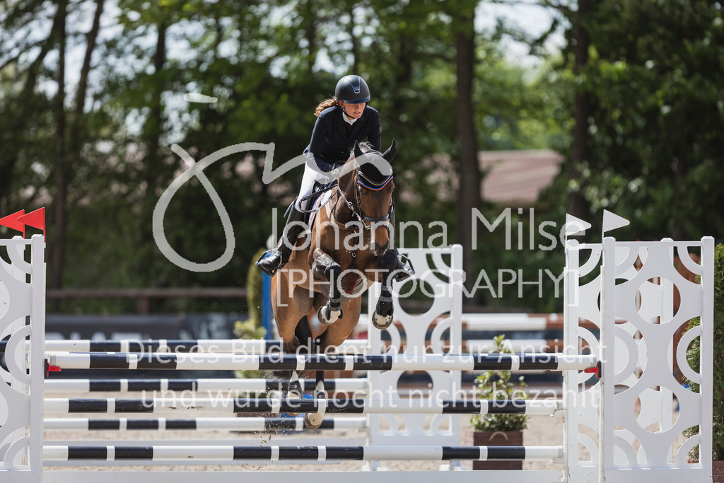 250506_Mühlen_SprPf-L1-347 | Deine schönsten Turniermomente als professionelle Fotos! Entdecke hochwertige Pferdesport-Fotografie im Online-Shop. Jetzt Fotos finden & bestellen!