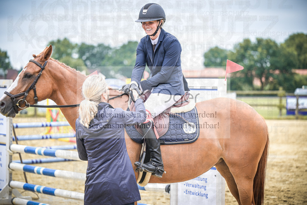 DOS_4239 | Entdecke hochwertige Reitturnierfotos von Foto Oger. Professionell, emotional und authentisch – jetzt Lieblingsmomente im Shop bestellen.Deutschlandweite Turnierfotografie. - Realisiert mit Pictrs.com