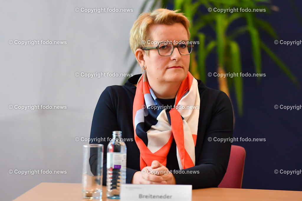 Landespolizeidirektion Ooe_ Pressekonferenz Festnahmen Halloween Nacht 2022_ 27.12.2022-10 | 27.12.2022, Landespolizeidirektion Oberoesterreich, AUT, Pressekonferenz Festnahmen Halloween Nacht 2022, im Bild Ulrike Breiteneder (Staatsanwaltschaft Linz)