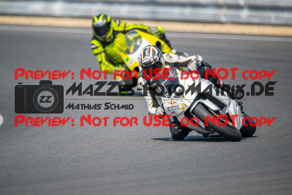 MaZZes-Fotomatrix-20260805-519957 | R1