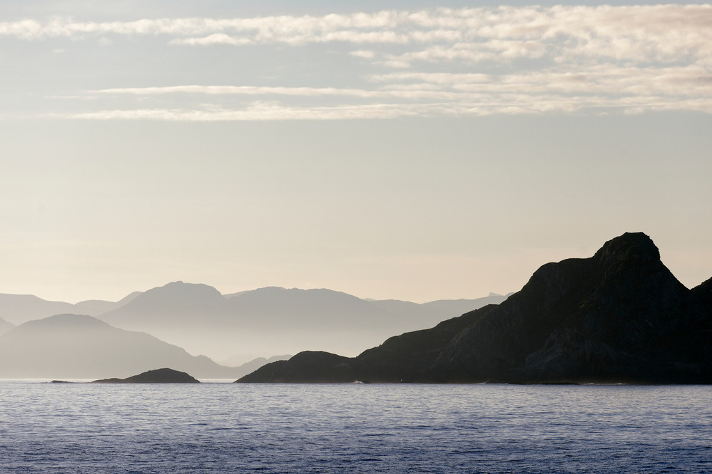 Fjordlandschaft am Morgen | , Norwegen - July 16, 2011: Urlaubsreise in Norwegen; Fjordlandschaft am Morgen - Realisiert mit Pictrs.com