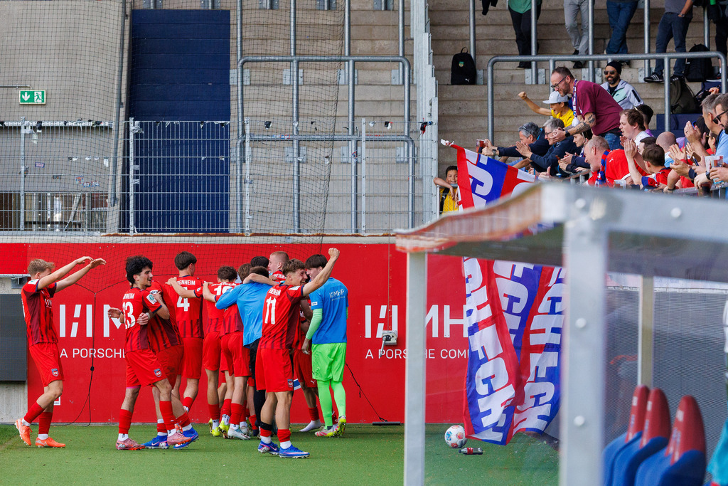 20260503-U19_FCH-LEV_189 | 1.FC Heidenheim 1846 vs. Bayer 04 Leverkusen, Fußball, U19, A-Junioren, NWL, U19-DFB-Nachwuchsliga, 2025/2026, Achtelfinale, 03.05.2026 in Heidenheim, Voith Arena(Foto: Michael Bulling) - Realisiert mit Pictrs.com