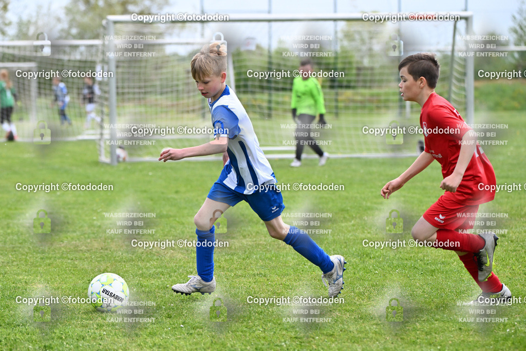 DSC_0270 | TSV Holtrop (rot) - TuS Holtriem I (blau,weiß) 