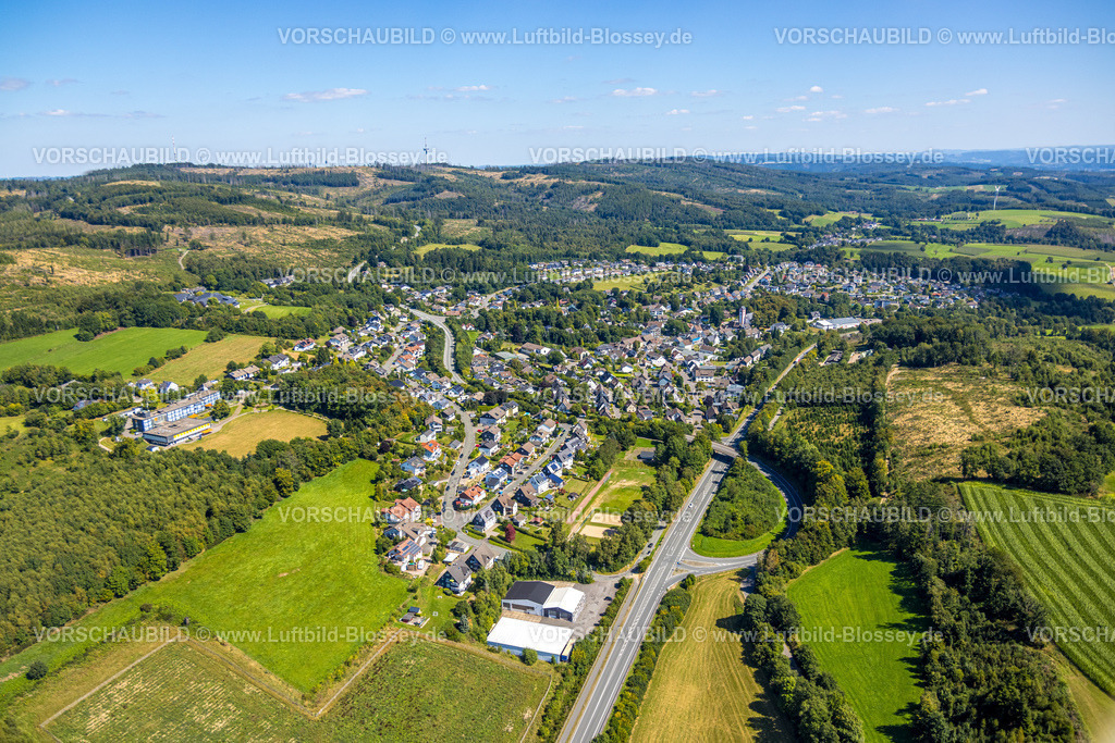 Meinerzhagen250812443 | Luftbild, Wohngebiet Ortsansicht Ortsteil Valbert, Landesstraße L539 und Waldgebiet mit Waldschäden, Valbert, Meinerzhagen, Sauerland, Nordrhein-Westfalen, Deutschland