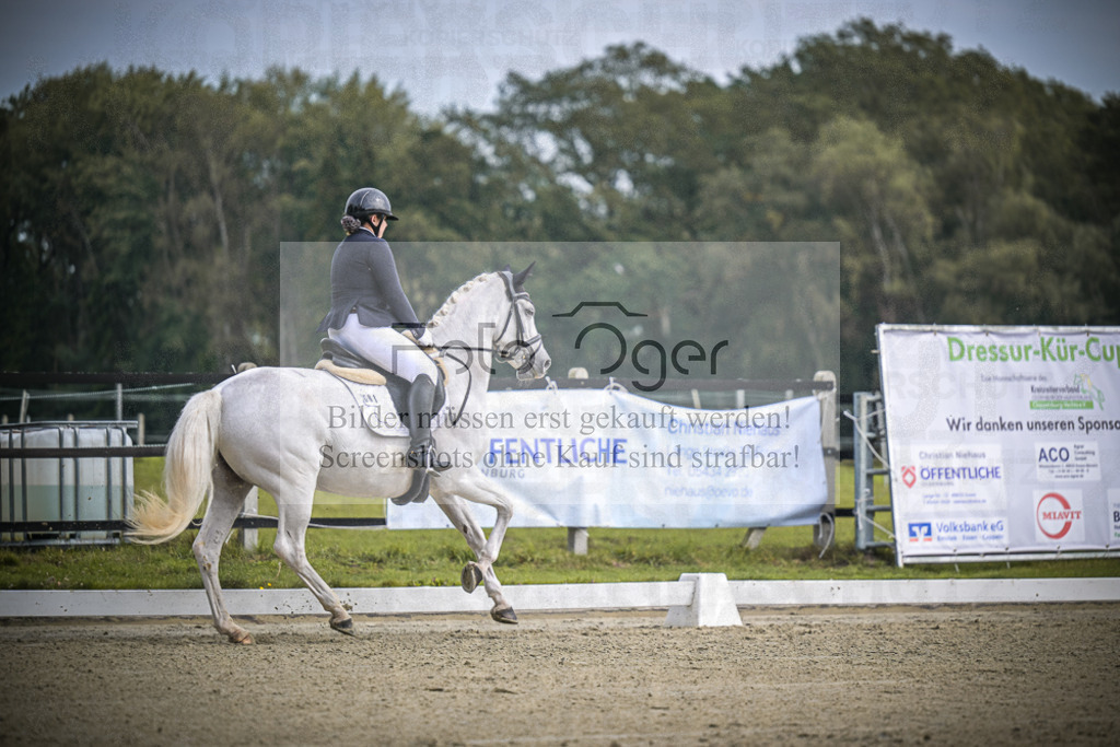 DOS_B441 | Entdecke hochwertige Reitturnierfotos von Foto Oger. Professionell, emotional und authentisch – jetzt Lieblingsmomente im Shop bestellen.Deutschlandweite Turnierfotografie. - Realisiert mit Pictrs.com