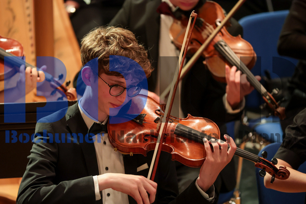 Maerkisches Jugendsinfonieorchester (MJO) {date} -  | {headline}(Foto: Sebastian Sendlak / BOND) - Realisiert mit Pictrs.com