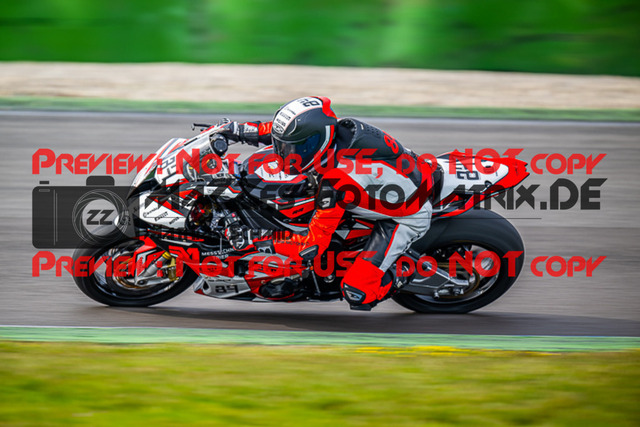 MaZZes_FotoMatrix_230410_6189 | GELB