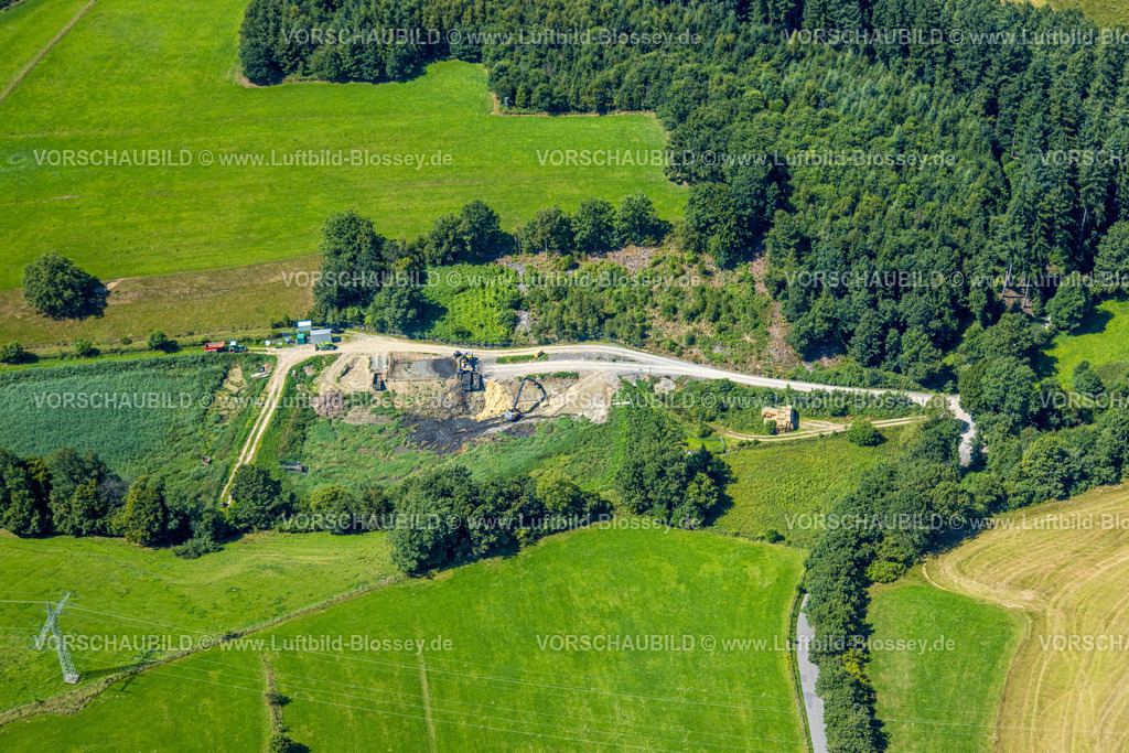 Olpe250810445 | Luftbild, Brachfläche und Baustelle In der Wasche, Olpe-Stadt, Olpe, Sauerland, Nordrhein-Westfalen, Deutschland