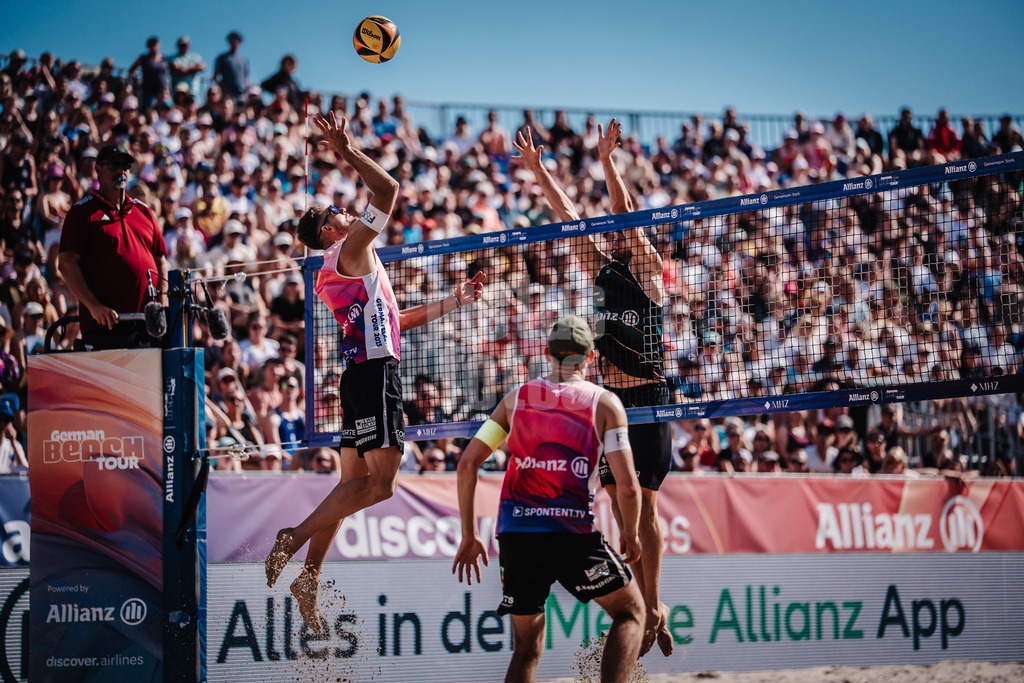 Beachvolleyball | Männer | Deutsche Meisterschaften 2025 Timmendorfer Strand | 07.09.2025 | Jonas Sagstetter beim Angriff