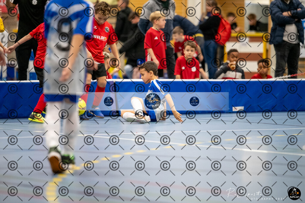 20241124_FCR-Hallenturnier-F1_1_004 | Sport und Naturfotografie von Roberto Esposito zeigt echte Momente Bewegung und die Schönheit der Natur. Ausdrucksstarke Bilder schaffen Emotionen.