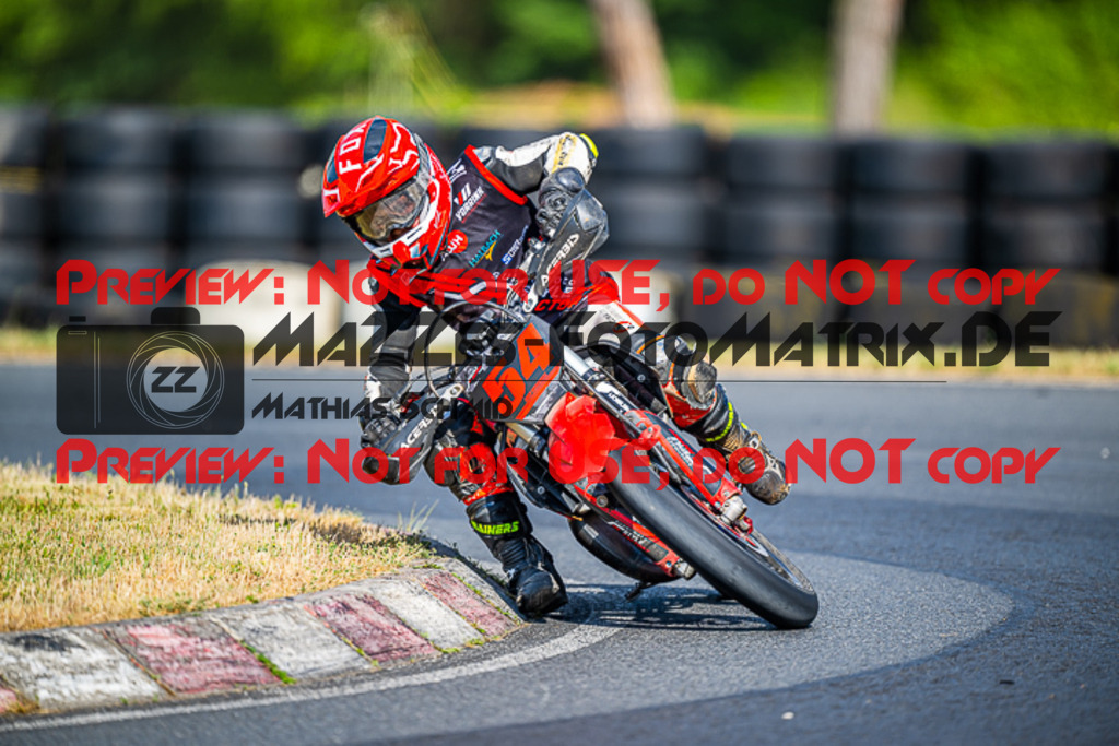 MaZZes_FotoMatrix_220528_3707 | Fotograf Mathias Schmid
Sportfotograf,
Eventfotograf,
Hochzeitsfotograf,
Portraitfotograf