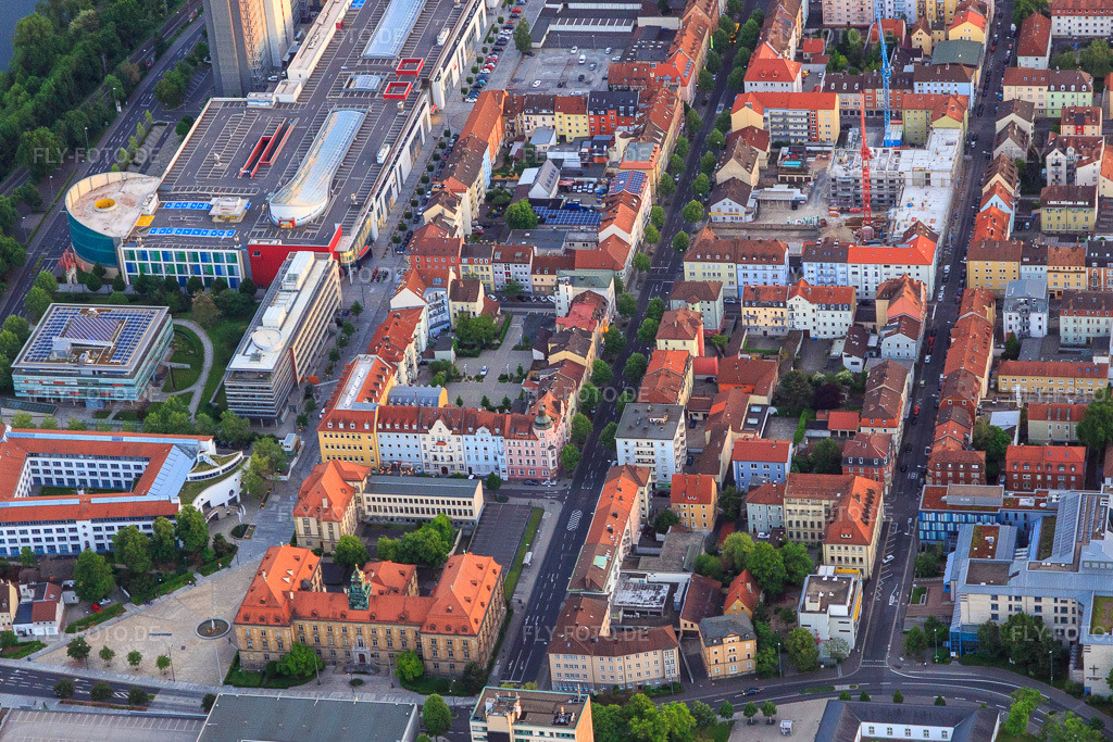 Luftbild: Luitpoldstr in Schweinfurt im Bundesland Bayern in Deutschland. Foto: IMG_100231.jpg vom 26.05.2017 durch Werner Riehm/FLY-FOTO.de