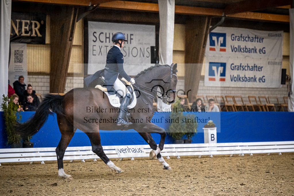DOS_2229 | Entdecke hochwertige Reitturnierfotos von Foto Oger. Professionell, emotional und authentisch – jetzt Lieblingsmomente im Shop bestellen.Deutschlandweite Turnierfotografie. - Realisiert mit Pictrs.com
