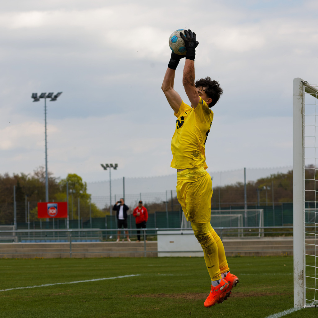FCHOFK_260418_6-31 | 1.FC Heidenheim 1846 vs. Offenbacher Kickers, Fußball, U17, B-Junioren, NWL, U17-DFB-Nachwusliga, 2025/2026, 10. Spieltag, 18.04.2026 in Heidenheim, Walter-Birkhold-Jugendstadion (Foto: Michael Bulling) - Realisiert mit Pictrs.com