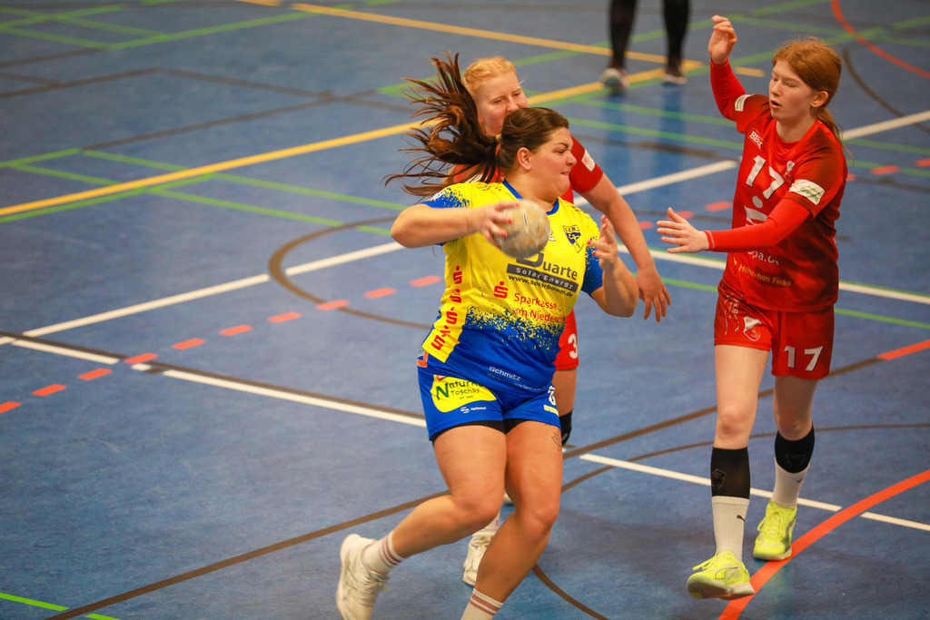 SvSchermbeck_SVN_061225_158 | Bildergalerie von Sport-Ereignissen aber auch von weiteren spannenden Dingen - nicht nur vom Niederrhein. In Anlehnung an den bekannten Spruch von Hanns Dieter Hüsch heißt das Motto: "Niederrhein ist überall".  - Realisiert mit Pictrs.com