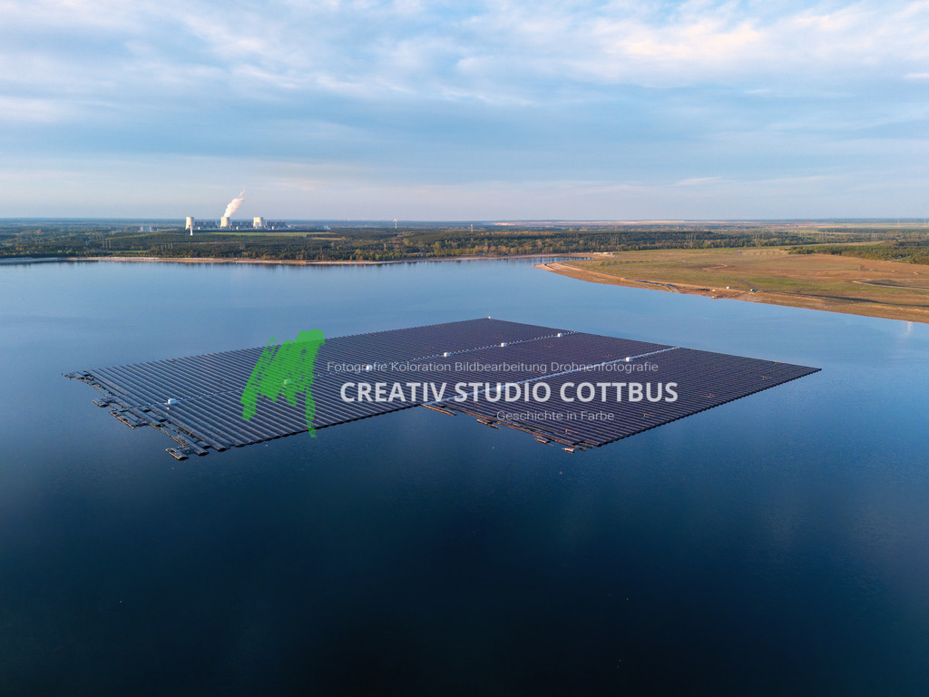 Solarfeld im Cottbuser Ostsee | Neubau eines Solarfeldes im zukünftigen Cottbuser Ostsee. - Realisiert mit Pictrs.com