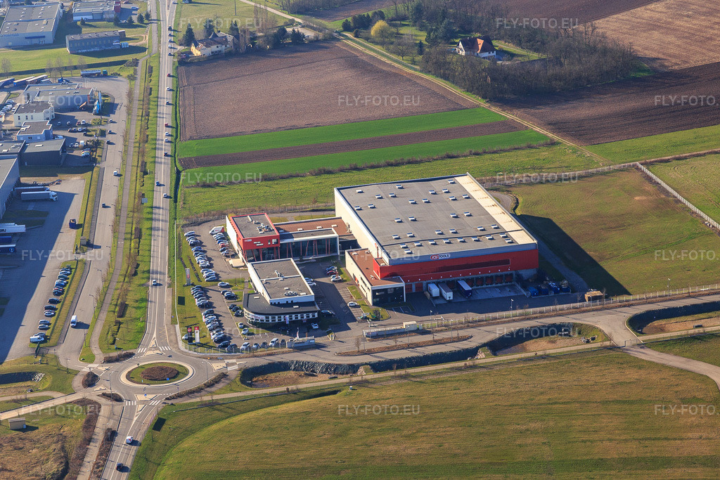 Vue aérienne: Parc industriel de la rue de Londres avec KS Tools à Mommenheim dans le département Bas Rhin, France.Photo: IMG_097640.jpg prise le 16/03/2017 par Werner Riehm/FLY-FOTO.euRésolution de l'original: 5099 x 3400 pxKS Tools, fabricant d’outillage à main pour les professionnels.  | KS Tools