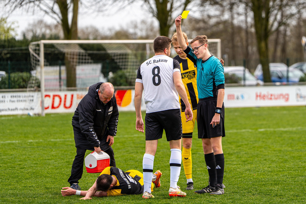 Fußball I Herren I Saison 2025-2026 I Kreisliga VEC I 22. Spieltag I SC SW Bakum - SV Falke Steinfeld I 23515 | jns.sportfotos - Realisiert mit Pictrs.com