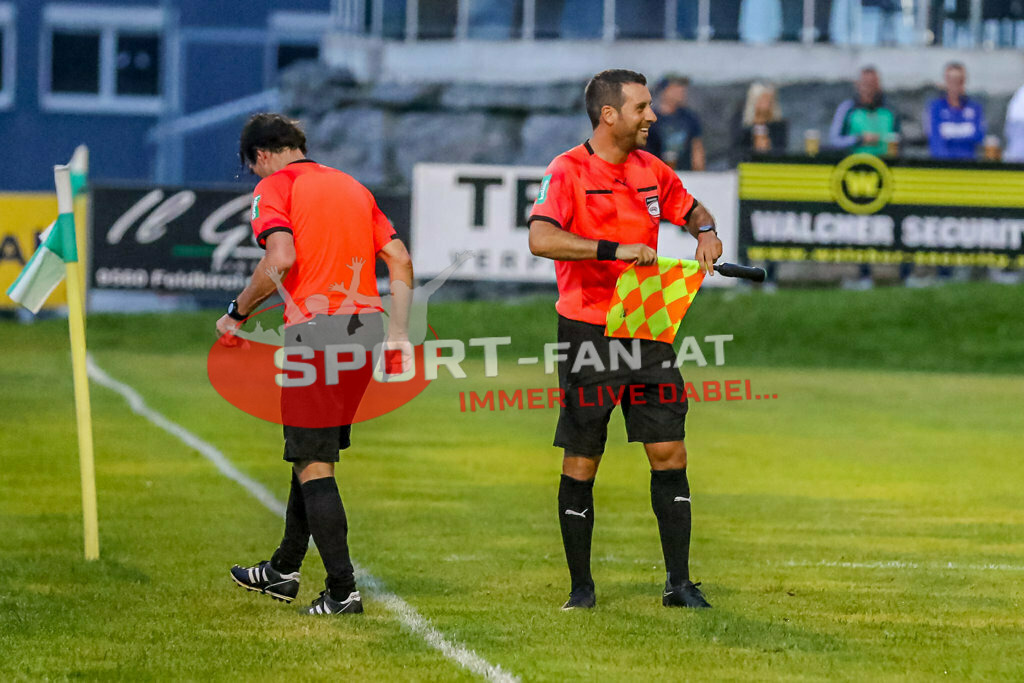 SV Feldkirchen - SC Launsdorf 2-1, Unterliga Ost | Assistent Roman Weger, Schiedsrichter Nenad Stakic, SV Feldkirchen - SC Launsdorf 2-1 am 23.08.2023 in Feldkirchen
(Modehaus NIMO Arena), Austria, (Photo by Ernst Krawagner sport-fan.at) - Realisiert mit Pictrs.com