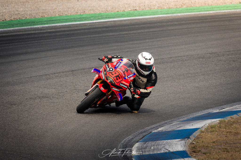 Ducati Trackday Hockenheimring 2026 | Entdecken Sie die faszinierende Welt von Alexander Tschuncky Arts: Kreative Fotografie, atemberaubende Automobilkunst und hochwertiger Bilderdruck. Lassen Sie sich inspirieren! - Realisiert mit Pictrs.com