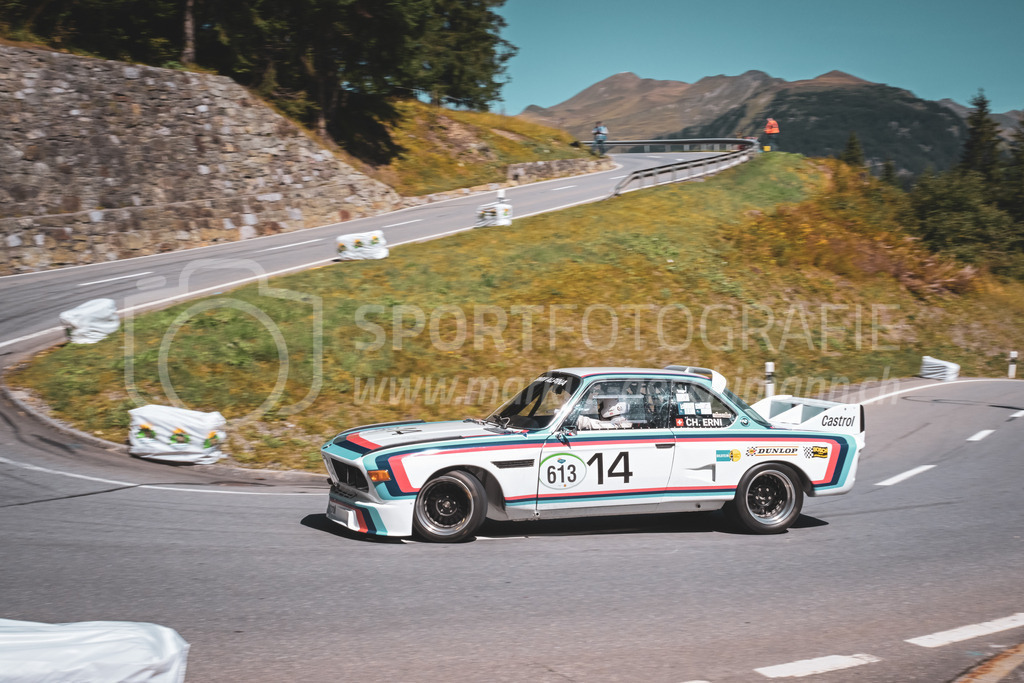 21. Arosa ClassicCar 2025 - 6. =September= 2025 | Christian Erni aus Siegershausen (SUI) in einem BMW 3.0 CS aus dem Jahre 1972 mit Startnummer 613 am Arosa ClassicCar 2025 in der Kategorie Demo..@arosaclassiccar, @arosa.official, #arosaclassiccar, #arosa, #76curves, #classiccarBild: Sportfotografie Markus Aeschimann | www.markus-aeschimann.ch - Realisiert mit Pictrs.com