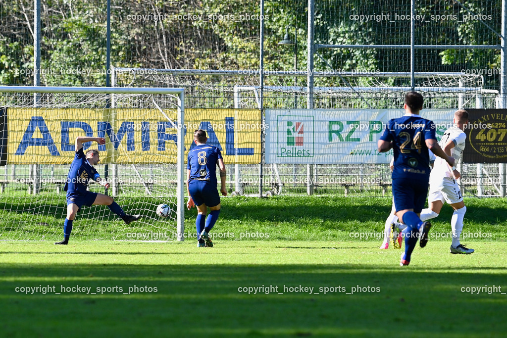 ATUS Velden vs. ASKÖ Köttmannsdorf 7.10.2023 | #15 Manuel Wallner (K) ATUS Velden, Tor ASKÖ Köttmannsdorf, #10 Adis Ajkic Köttmannsdorf,  ATUS Velden vs. ASKÖ Köttmannsdorf 7.10.2023, ATUS Velden vs. ASKÖ Köttmannsdorf am 07.10.2023 in Velden (Wald Arena Velden), Austria, (Photo by Bernd Stefan)