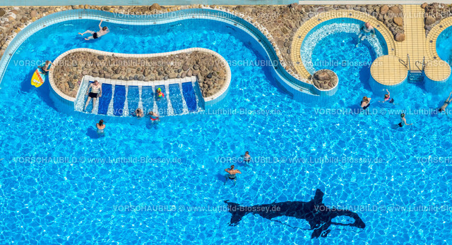 Herne220503132 | Luftbild, LAGO Die Therme, Wellness Center Schwimmbecken mit Badegästen im Revierpark Gysenberg, Börnig, Herne, Ruhrgebiet, Nordrhein-Westfalen, Deutschland