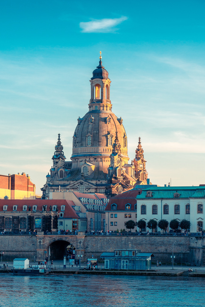 Dresdner Frauenkirche zum Sonnenuntergang | Dresdner Frauenkirche zum Sonnenuntergang - Realisiert mit Pictrs.com