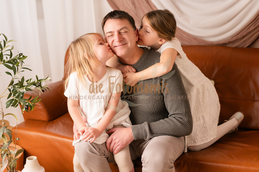 DSC04617 (1) | Die Fotomamis – Eure Fotografen für Babybauch-, Neugeborenen-, Familien-, Kindergarten- und Hochzeitsfotografie. Mit Feingefühl, Leidenschaft & Liebe zum Detail.