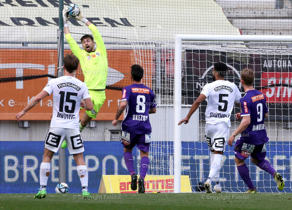 A_LUI_17032024_06 | SPORT,FUSSBALL, ADMIRAL BUNDESLIGA AUSTRIA KLAGENFURT-SK STURM GRAZ  17.03.2024 IM BILD: PHILLIPP MENZEL (KLAGENFURT) UND  (STURM GRAZ) FOTO:FOTOLUI/MW