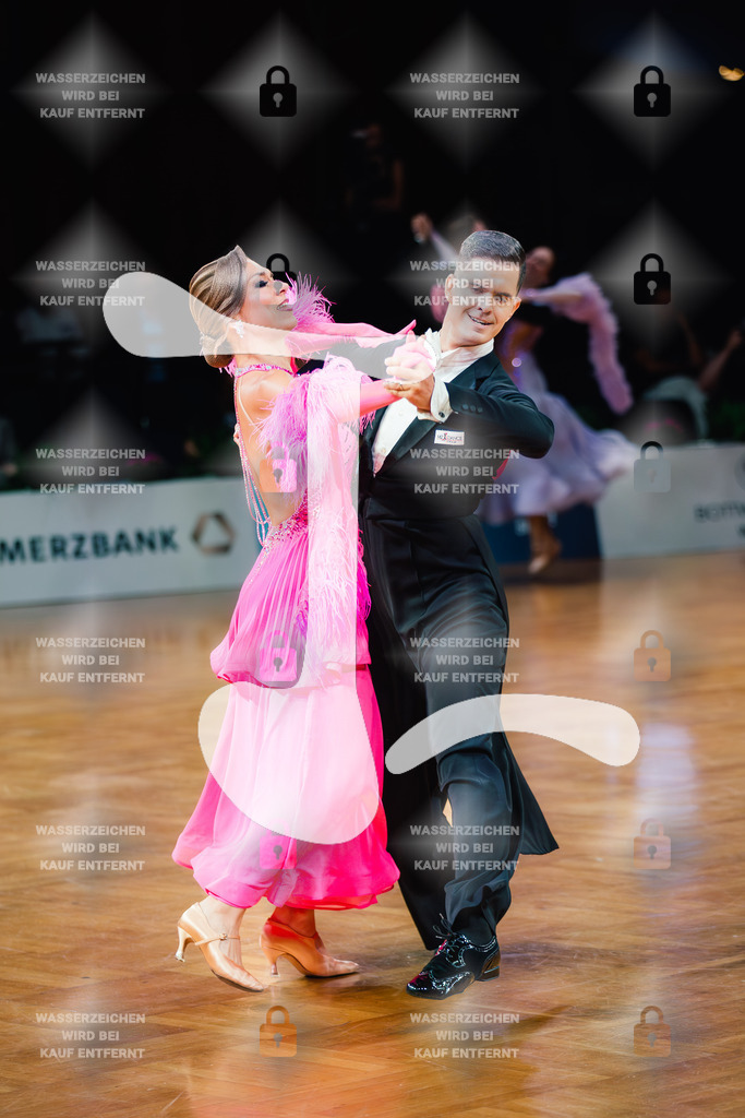 GOC 2025 - WDSF Open Standard Senior I 16th (24) Martin Benysek _ Martina Benyskova (Czechia)-2025-08-21-9929 | Webshop for digital downloads and prints of dance sport, event & show photographer Julian Link - Realisiert mit Pictrs.com