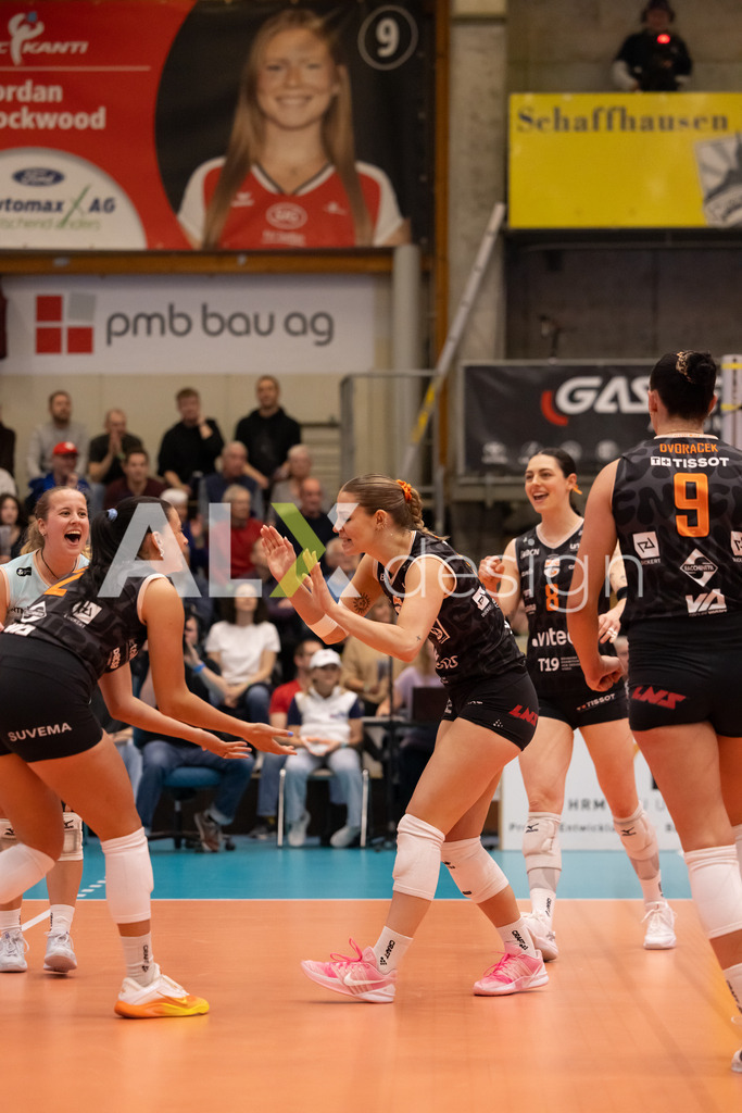 Volleyball I Frauen I Saison 2025-2026 I Volleyball NLA | Women I  Playoffs Finals 2/5 I  VC Kanti Schaffhausen - viteos NUC I  10.04.2026 | viteos NUC Spielerinnen - Realisiert mit Pictrs.com