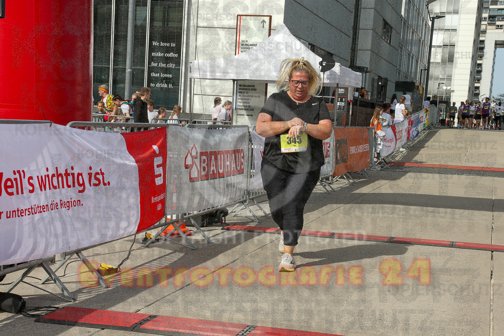 250920_1349_EX1_6800 | Sportfotografie im Rhein-Sieg Kreis, Köln, Bonn, NRW, Rheinland Pfalz, Hessen, etc. Unser Tätigkeitsfeld umfasst den Laufsport vom Volkslauf über den Marathon, Duathlon, Triathon bis zum Ultralauf wie Kölnpfad Ultra oder Schindertrail.