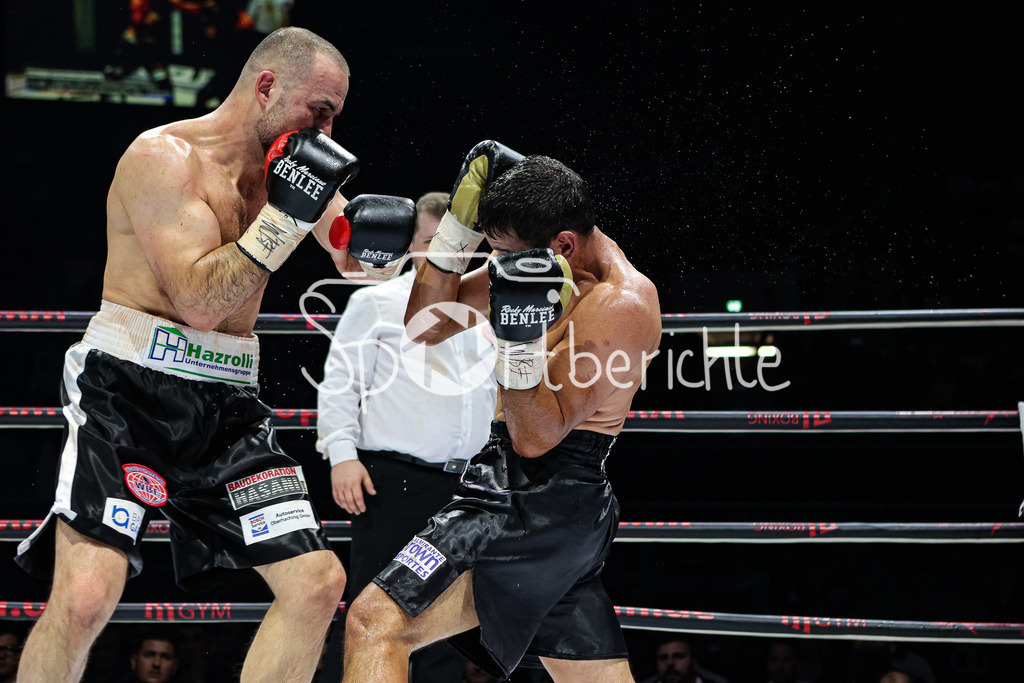 Profi - Box - Gala / Main Event | Shefat ISUFI (Schwarz Weisse Hose) im WBF Titelkampf gegen Hernan David PEREZ (Schwarze Hose)