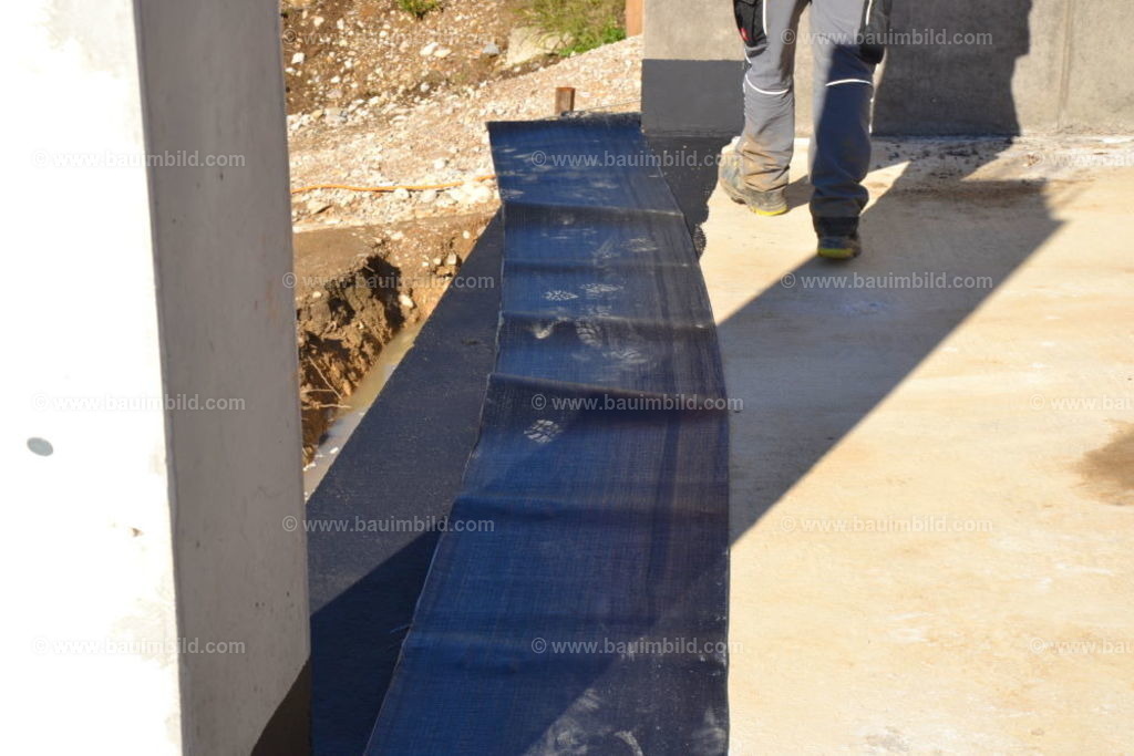 bib-lg05-abdichtungen-0005 | Nach LV-Leistungsgruppen sortierte Detailfotos über den Bau eines Hauses. Alle Hausbau-Bilder direkt vom Urheber und Autor der Website Haus-Selber-Bauen.com