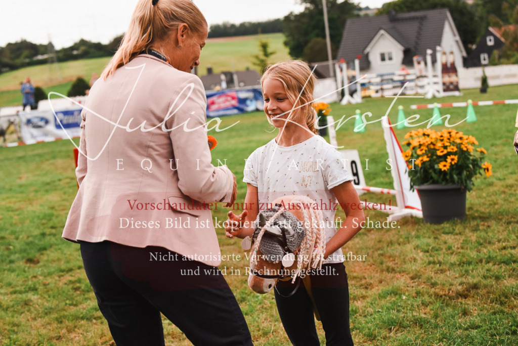 DSC_4587 | Pferde- und Turnierfotografie in Westsachsen. Pferdeportraits, Auftragszeichnungen und intuitive Kunst.