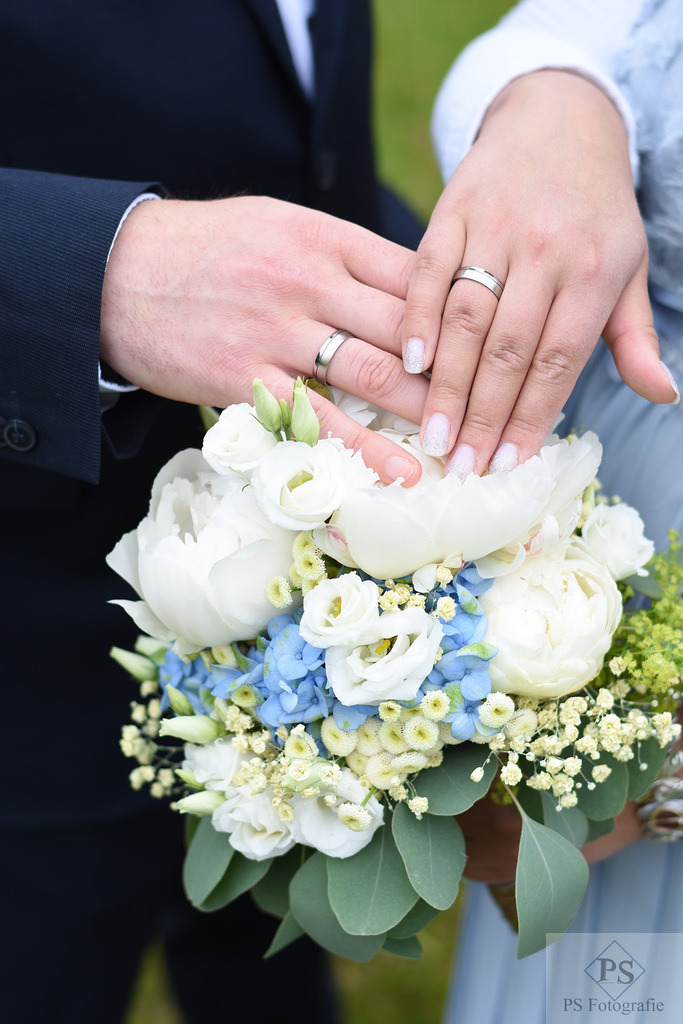 Hochzeit_Kloster_Bredelar_15 | Hochzeitsfotograf aus Leidenschaft in Büren und Umgebung - Professionelle Hochzeitsreportagen mit emotionalen Fotos - Realisiert mit Pictrs.com