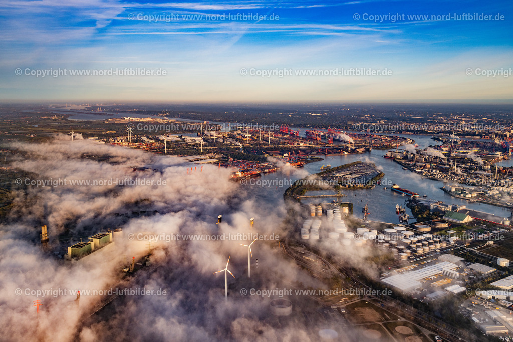 Hamburg_Altenwerder_Nebel_ELS_0750181023 | HAMBURG 18.10.2023 Containerterminal HHLA Container Terminal Altenwerder (CTA) am Ufer der Elbe im Stadtteil Altenwerder in Hamburg. Weiterführende Informationen bei: HPA Hamburg Port Authority,  Hafen Hamburg Marketing e.V. (HHM),  Hamburger Hafen und Logistik Aktiengesellschaft. // Container Terminal HHLA Container Terminal Altenwerder (CTA) on the Elbe riverbank in the Altenwerder part of Hamburg in Germany. Further information at: HPA Hamburg Port Authority,  Hafen Hamburg Marketing e.V. (HHM),  Hamburger Hafen und Logistik Aktiengesellschaft. Foto: Martin Elsen
