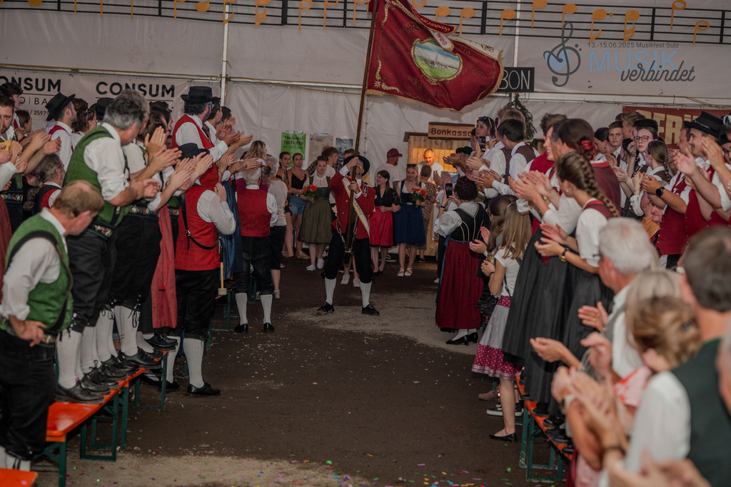 DSC_5963 | "Fussifoto.com – Ihr Ansprechpartner für hochwertige Fotografie! Entdecken Sie kreative Bilder und professionelle Dienstleistungen. Kontaktieren Sie uns für Ihre Projekte!"