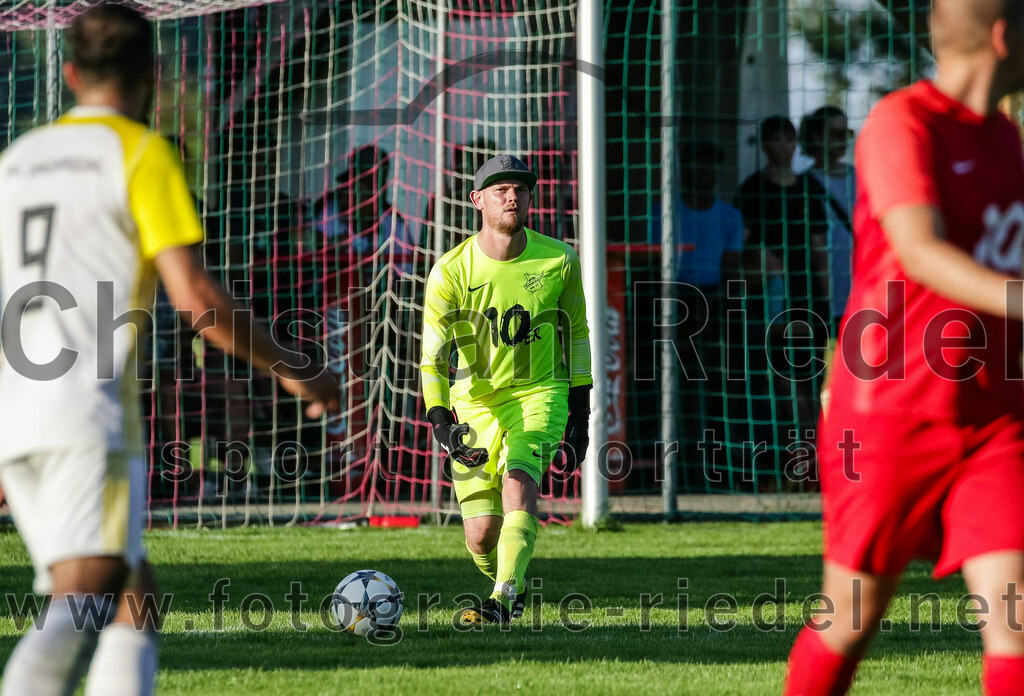 2023-08-18_133_SpVgg_Eichenkofen_gegen_FC_Langenpreising | Erding, Deutschland, 18.08.2023:
Fußball, A-Klasse 2023 / 2024, 3. Spieltag, SpVgg Eichenkofen gegen FC Langenpreising, Endergebnis: 0:2

Torwart Dennis Just (SpVgg Eichenkofen, #1)

Foto: Christian Riedel / fotografie-riedel.net