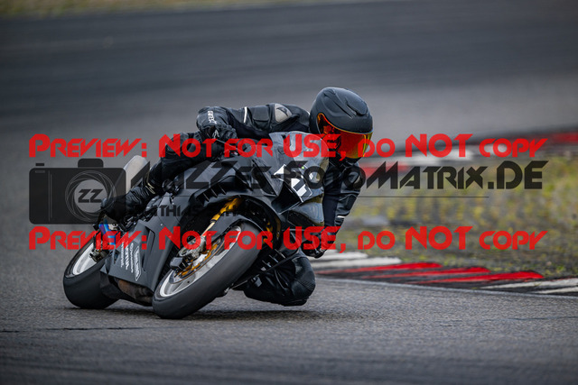 MaZZes_FotoMatrix_230719_1883 | WEISS