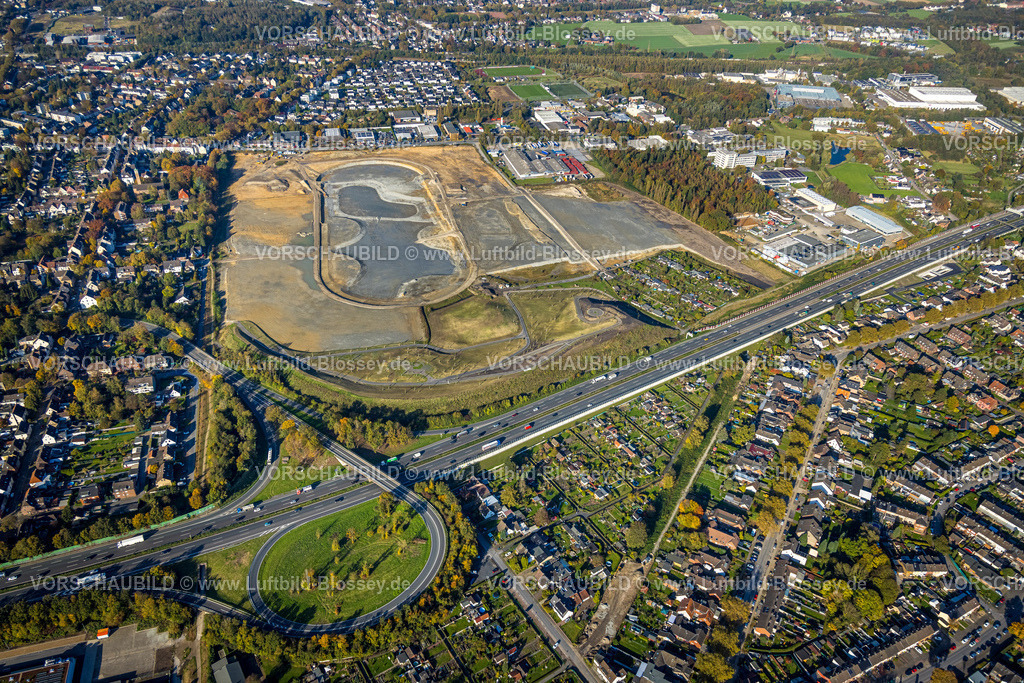 Recklinghausen241017189SER | Luftbild der ehemaligen Trabrennbahn Recklinghausen, an der Autobahn A2, mit nördlicher Tangente der Blitzkuhlenstraße, König-Ludwig, Recklinghausen, Ruhrgebiet, Nordrhein-Westfalen, Deutschland