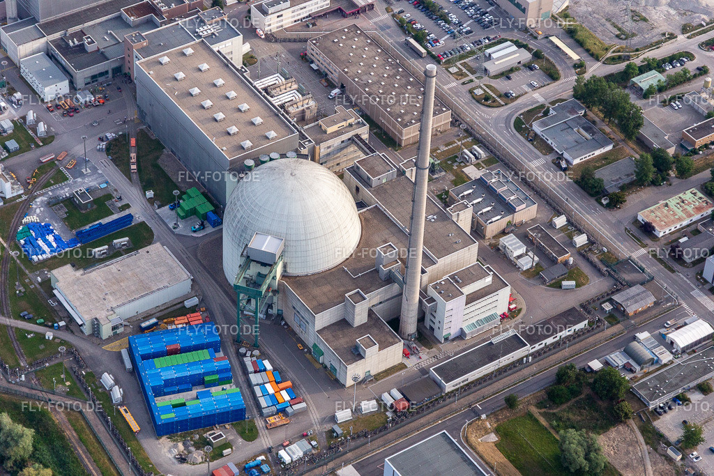 ehemaliges KKW Phillippsburg nach der Sprengung zum Abriss der beiden Kühltürme | Luftbild: ehemaliges KKW Phillippsburg nach der Sprengung zum Abriss der beiden Kühltürme in Philippsburg im Bundesland Baden-Württemberg in Deutschland. Foto: IMG_120816.jpg vom 03.06.2020 durch ©2025 Werner Riehm fly-foto.de/copyright - Realisiert mit Pictrs.com